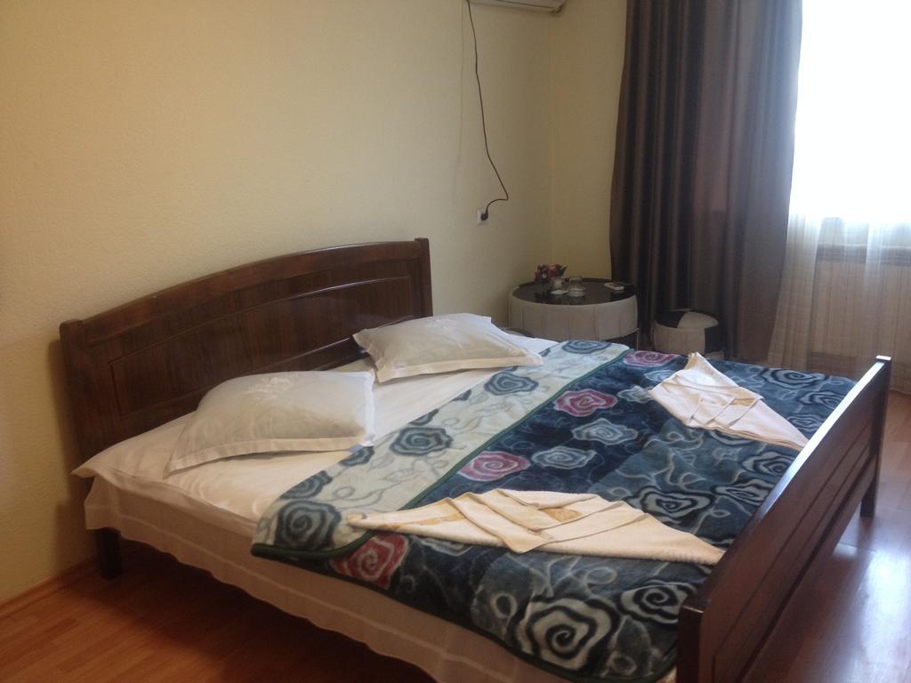 Sun Rise Hotel Tbilisi Rom bilde