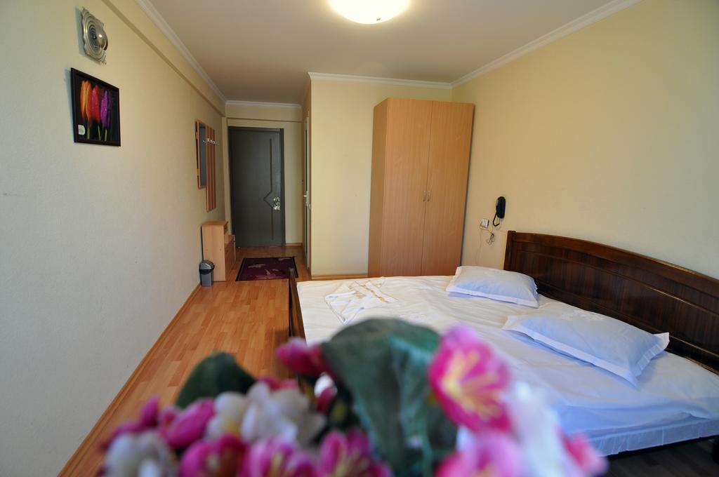 Sun Rise Hotel Tbilisi Rom bilde