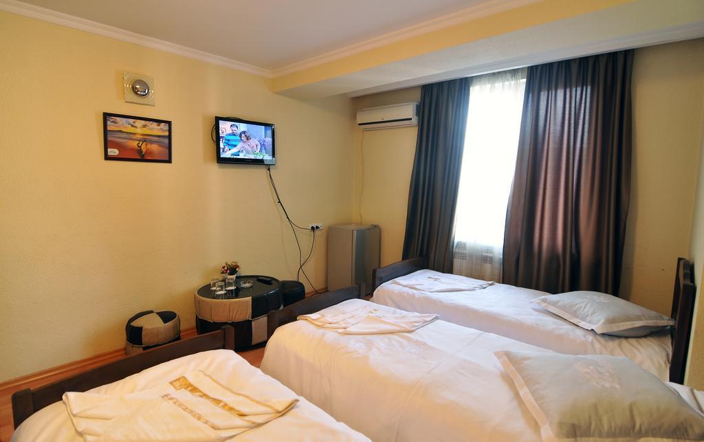 Sun Rise Hotel Tbilisi Rom bilde