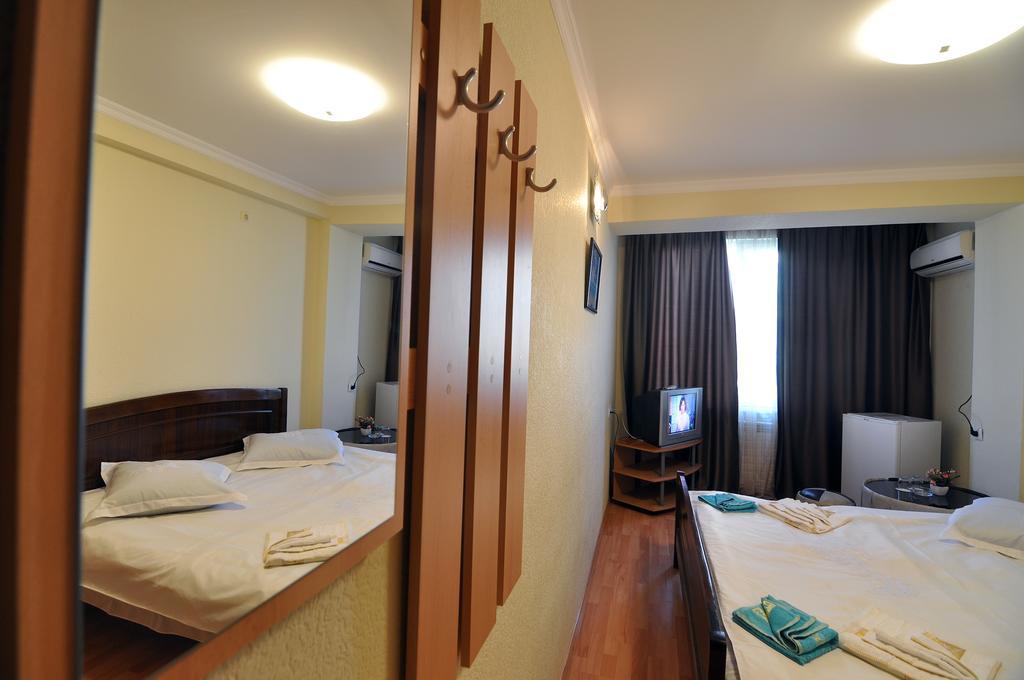 Sun Rise Hotel Tbilisi Rom bilde