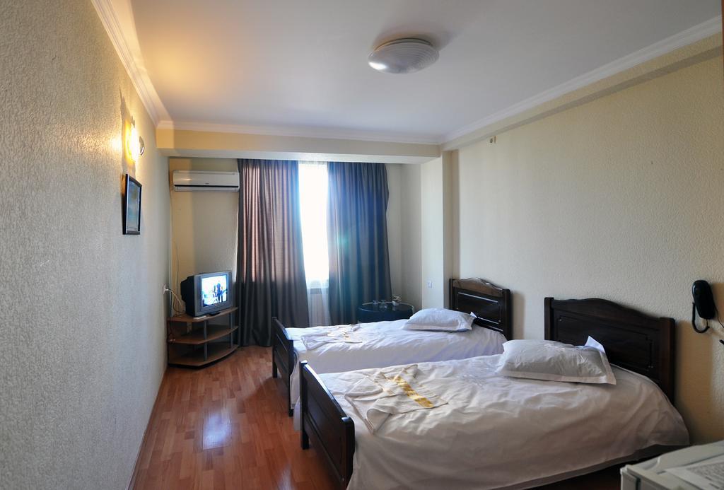 Sun Rise Hotel Tbilisi Rom bilde